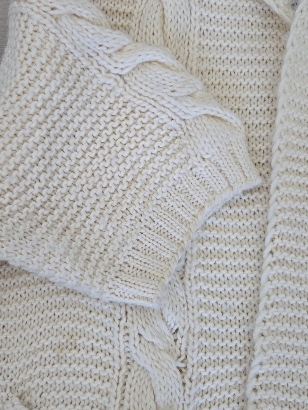 GAP Hand-Knit Slouchy Cardigan Sweater XL Cream Chunky Cable KnitDescrip - Picture 7 of 10